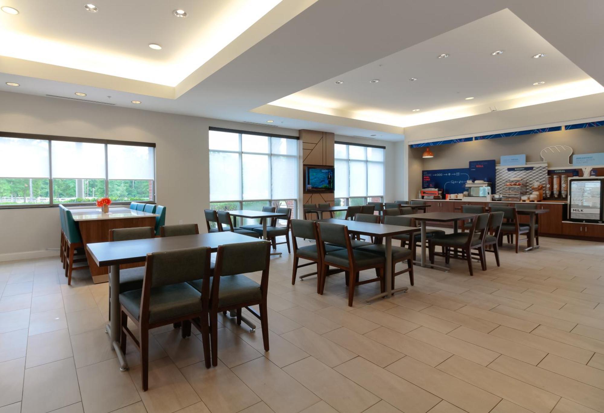 Holiday Inn Express Leland - Wilmington Area By Ihg Экстерьер фото